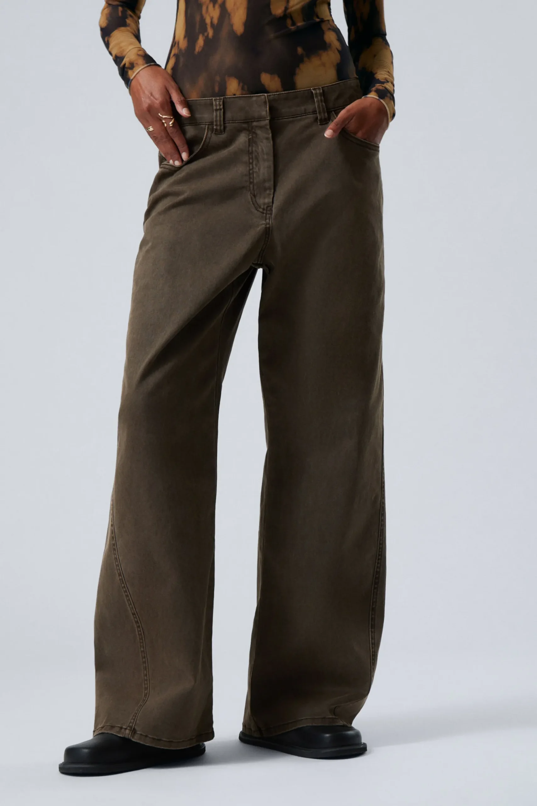 Weekday WASHED WIDE COTTON TROUSERS dark brown Best