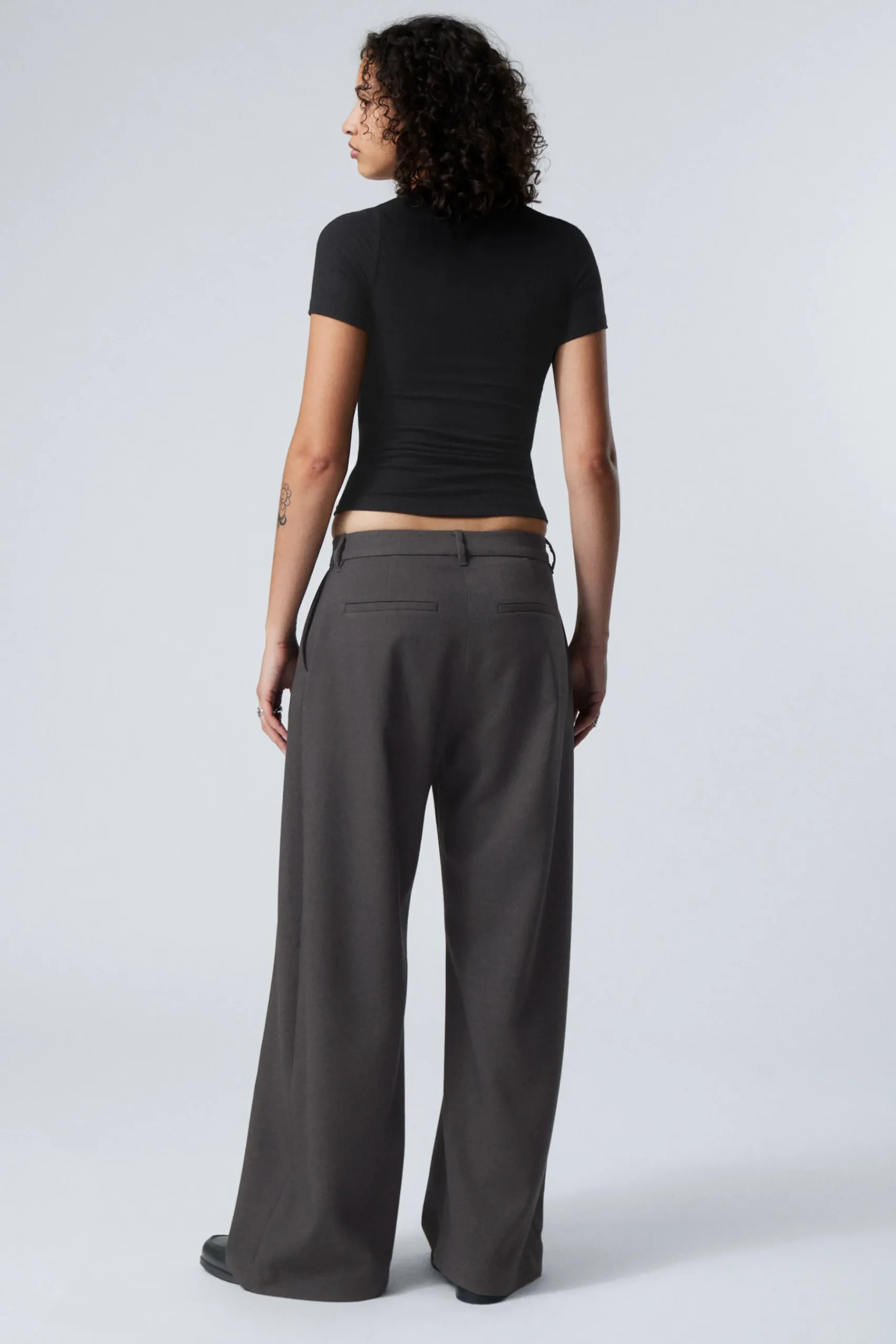 Weekday WIDE PLEATED TROUSERS dark grey melange Flash Sale